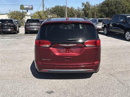 2019 Chrysler Pacifica Touring-L