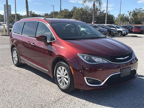 2019 Chrysler Pacifica Touring-L