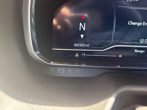 White Frost Tri-Coat 2022 GMC Yukon SLT