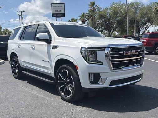 White Frost Tri-Coat 2022 GMC Yukon SLT