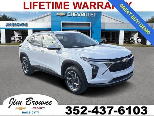 Summit White 2026 Chevrolet Trax LT