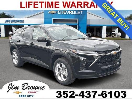 Mosaic Black Metallic 2026 Chevrolet Trax LS