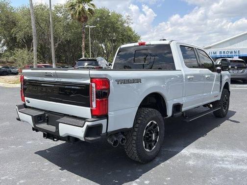 Avalanche 2026 Ford F-350 Platinum
