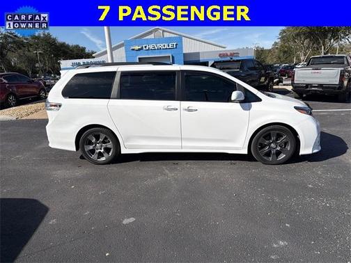 2017 Toyota Sienna SE