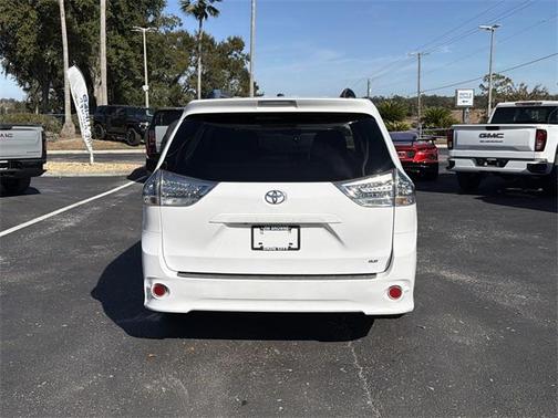 2017 Toyota Sienna SE