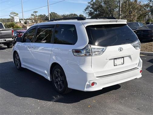 2017 Toyota Sienna SE