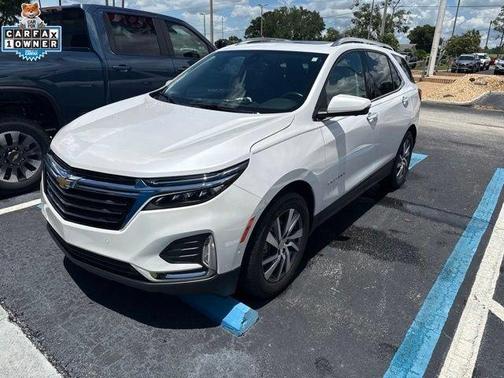 Iridescent Pearl Tricoat 2024 Chevrolet Equinox Premier