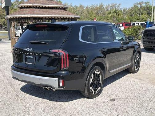 Black 2024 Kia Telluride EX