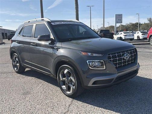 2024 Hyundai VENUE SEL