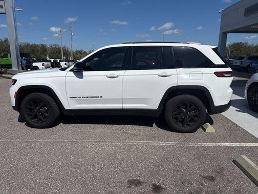 2024 Jeep Grand Cherokee Laredo
