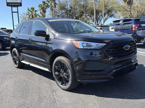 Black Metallic 2022 Ford Edge SE