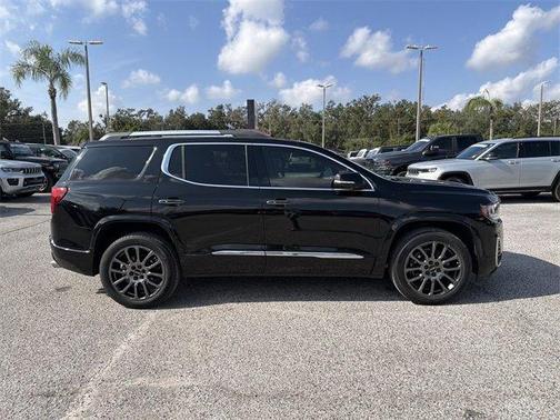 2022 GMC Acadia Denali