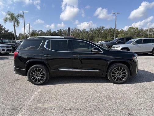 2022 GMC Acadia Denali