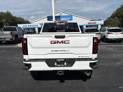 Summit White 2025 GMC Sierra 2500 Denali