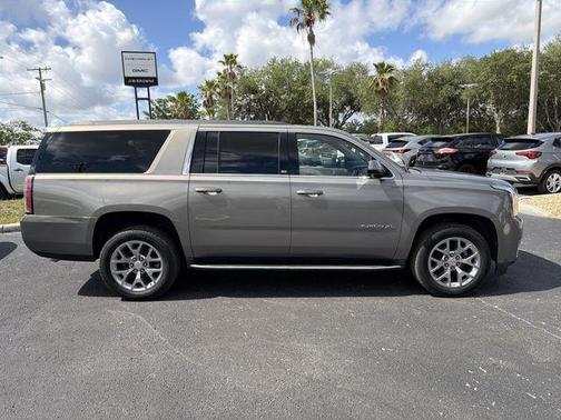 Pepperdust Metallic 2019 GMC Yukon XL SLT Standard Edition