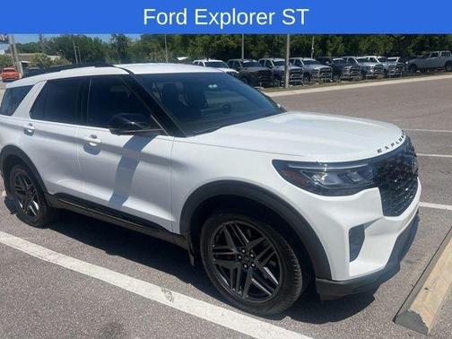 2025 Ford Explorer ST