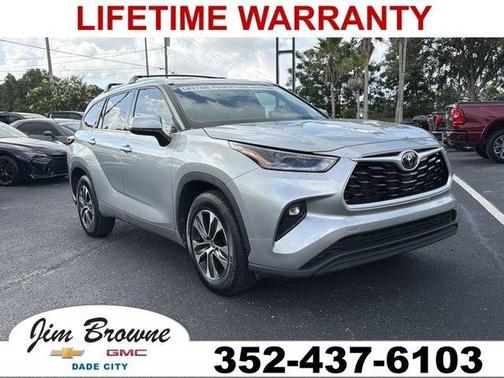 Celestial Silver Metallic 2021 Toyota Highlander XLE