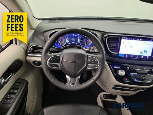 White 2023 Chrysler Pacifica Touring L