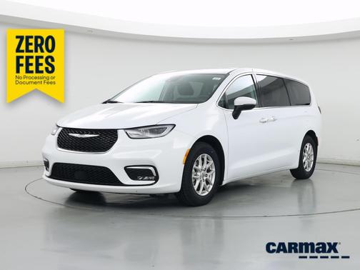 White 2023 Chrysler Pacifica Touring L