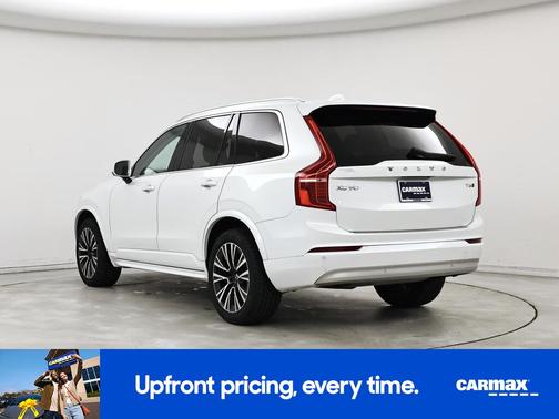 White 2022 Volvo XC90 T6 Momentum