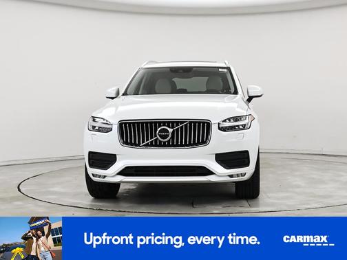 2022 Volvo XC90 T6 Momentum