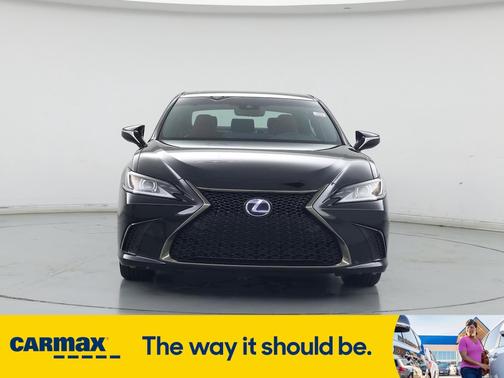 2022 Lexus ES 300h F-Sport