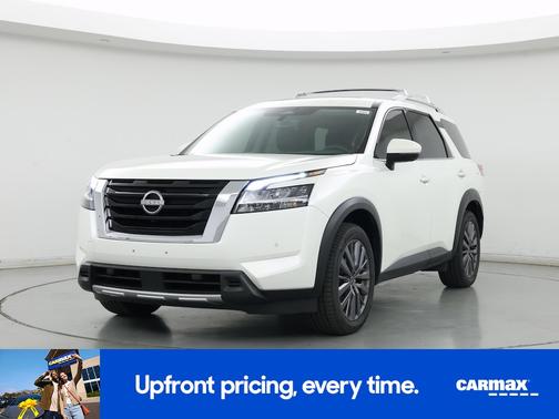 White 2023 Nissan Pathfinder SL