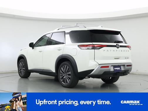 White 2023 Nissan Pathfinder SL