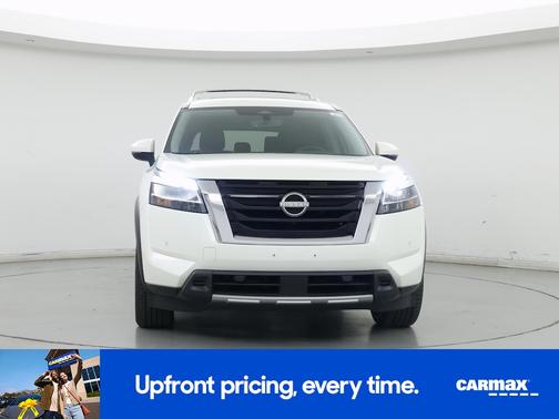 White 2023 Nissan Pathfinder SL