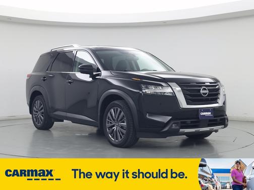 2022 Nissan Pathfinder SL