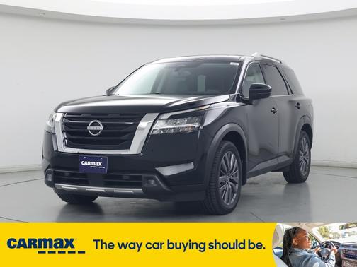 2022 Nissan Pathfinder SL