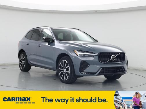 2023 Volvo XC60 B5 Plus Dark Theme