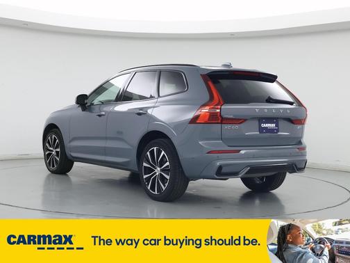 2023 Volvo XC60 B5 Plus Dark Theme