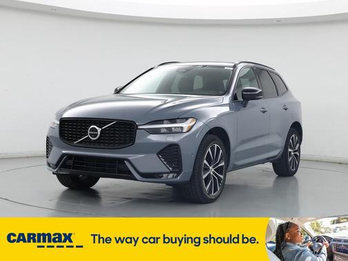 2023 Volvo XC60 B5 Plus Dark Theme