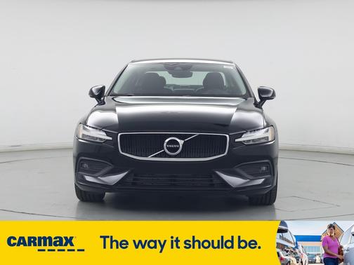 2021 Volvo S60 T6 Momentum