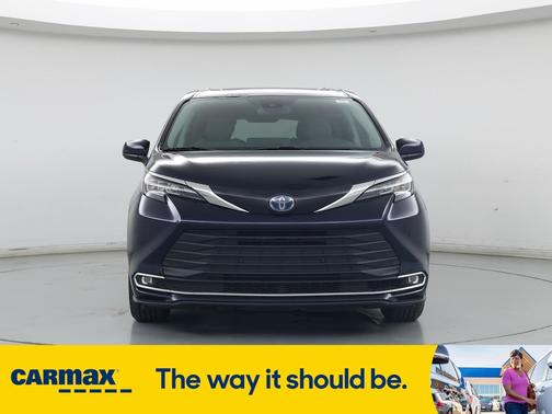 2022 Toyota Sienna XLE