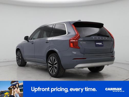 2022 Volvo XC90 T6 Momentum