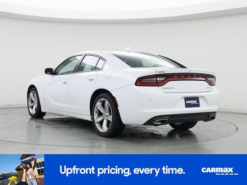 White 2017 Dodge Charger SXT