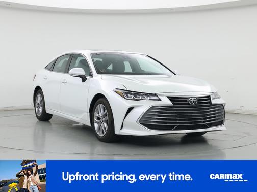White 2022 Toyota Avalon XLE