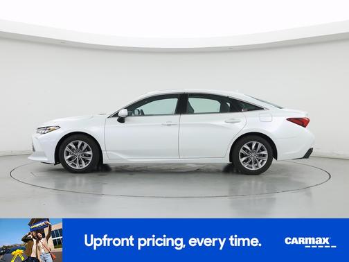 White 2022 Toyota Avalon XLE