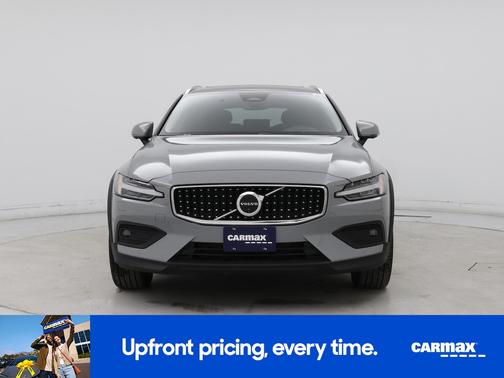 2025 Volvo V60 Cross Country B5 Plus
