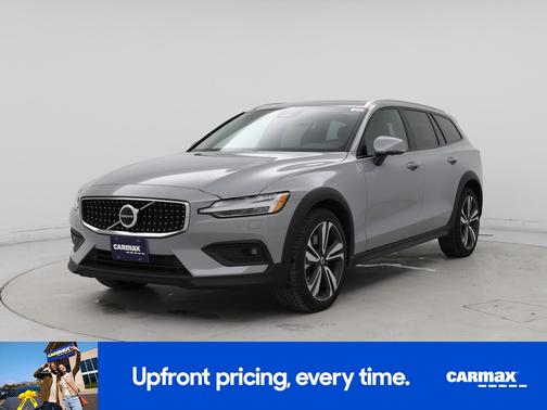 2025 Volvo V60 Cross Country B5 Plus