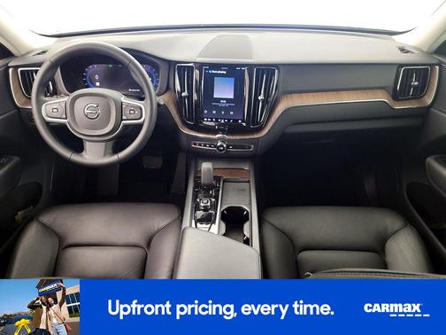 2022 Volvo XC60 B5 Momentum