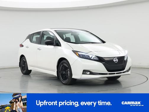 White 2023 Nissan Leaf SV Plus