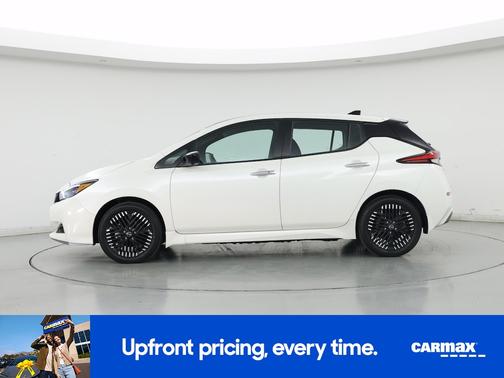 White 2023 Nissan Leaf SV Plus