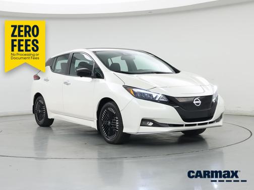 White 2023 Nissan Leaf SV Plus