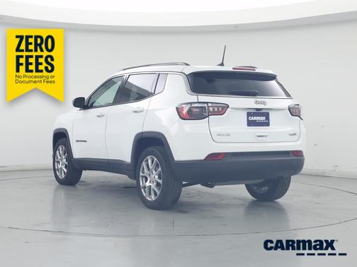 White 2022 Jeep Compass Latitude Lux