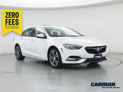 White 2018 Buick Regal Sportback Preferred II