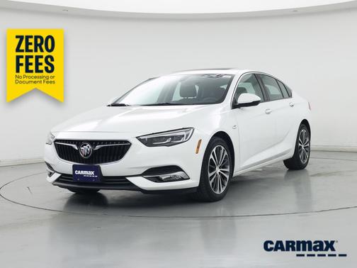 White 2018 Buick Regal Sportback Preferred II