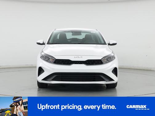 White 2023 Kia Forte LX